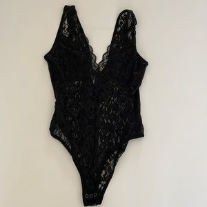 NWT Lulus lace body suit